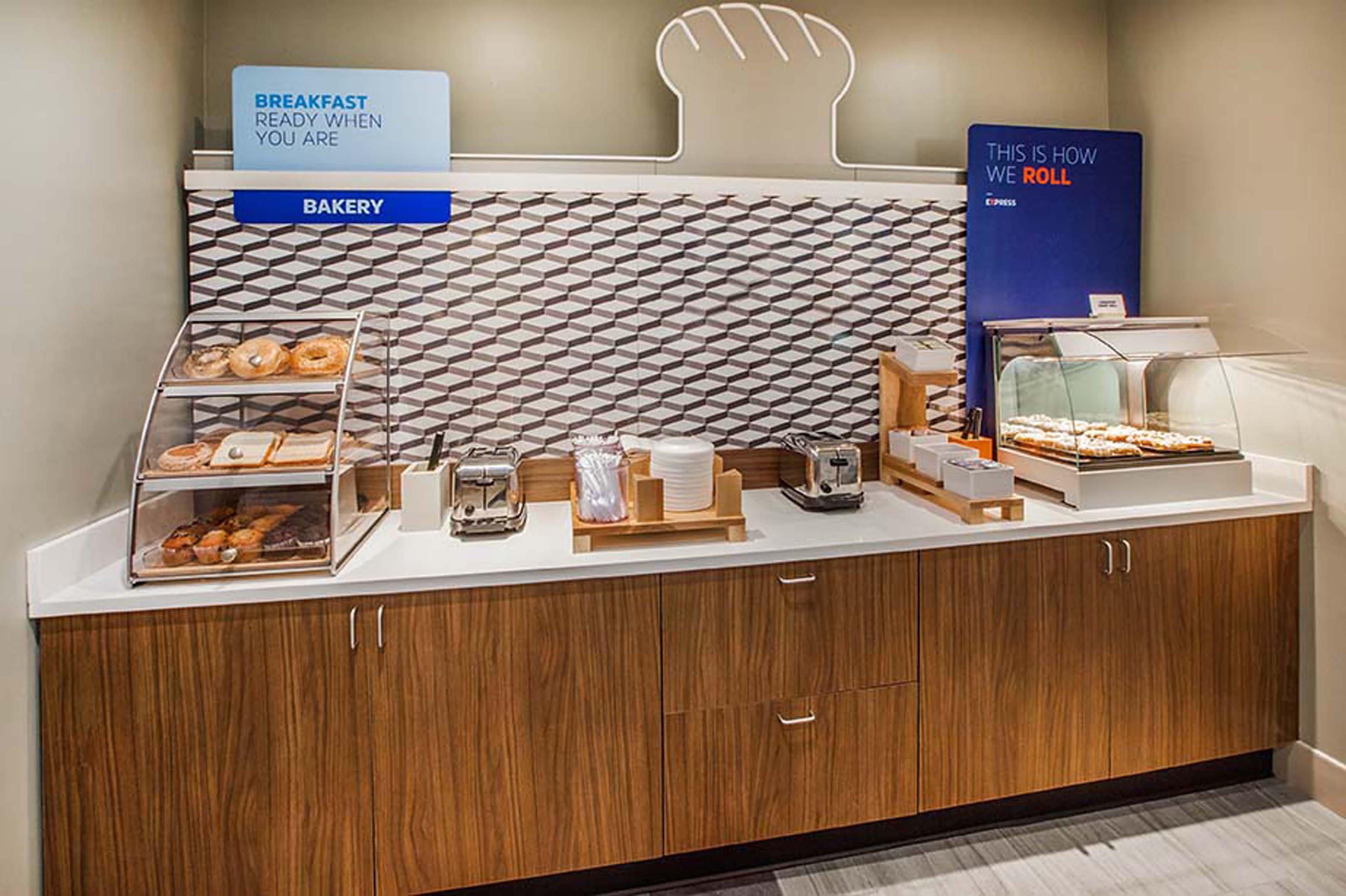 Holiday Inn Express Naperville By Ihg מראה חיצוני תמונה