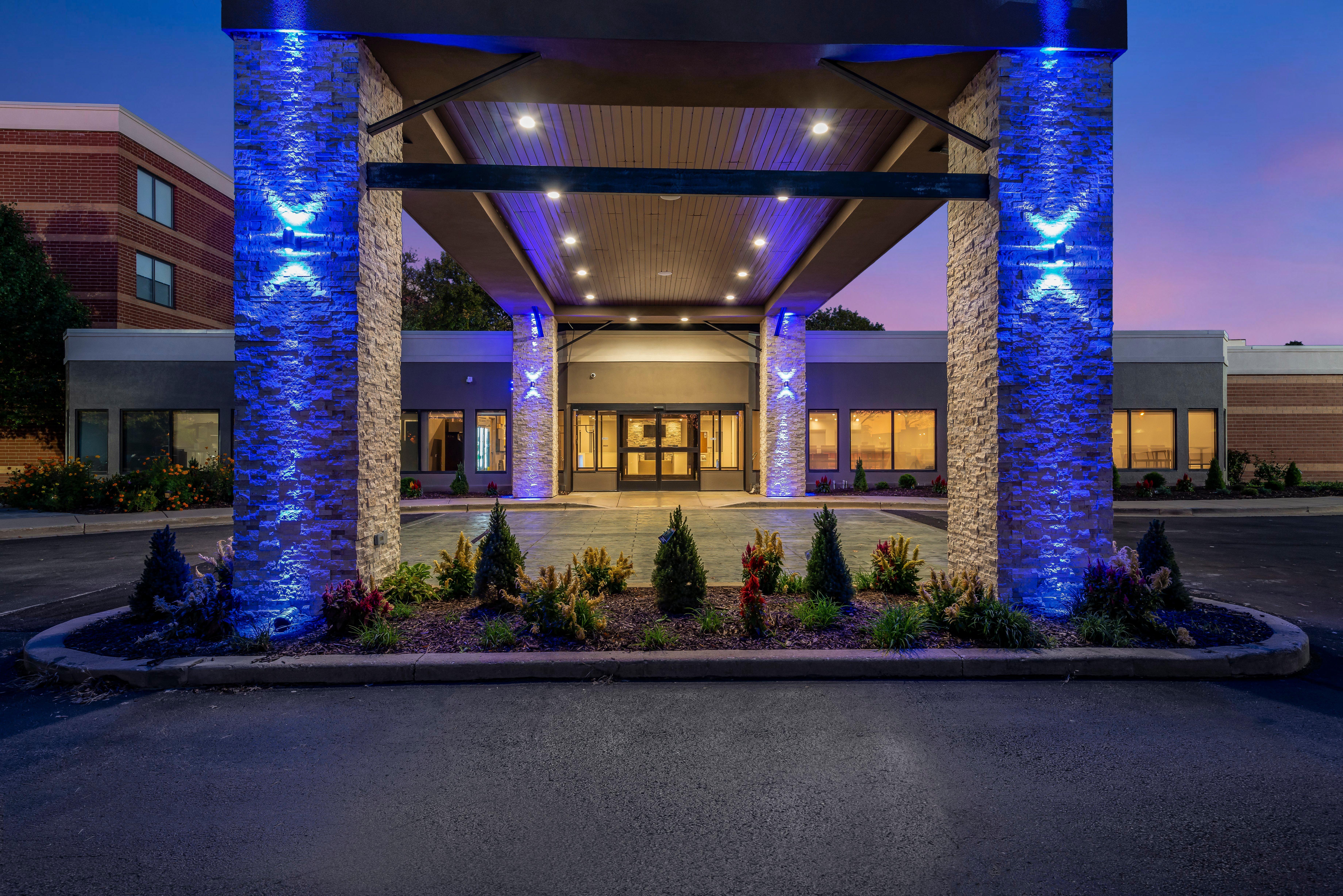 Holiday Inn Express Naperville By Ihg מראה חיצוני תמונה